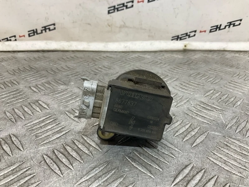 Катушка зажигания Volvo S40 8677837 1 2.4