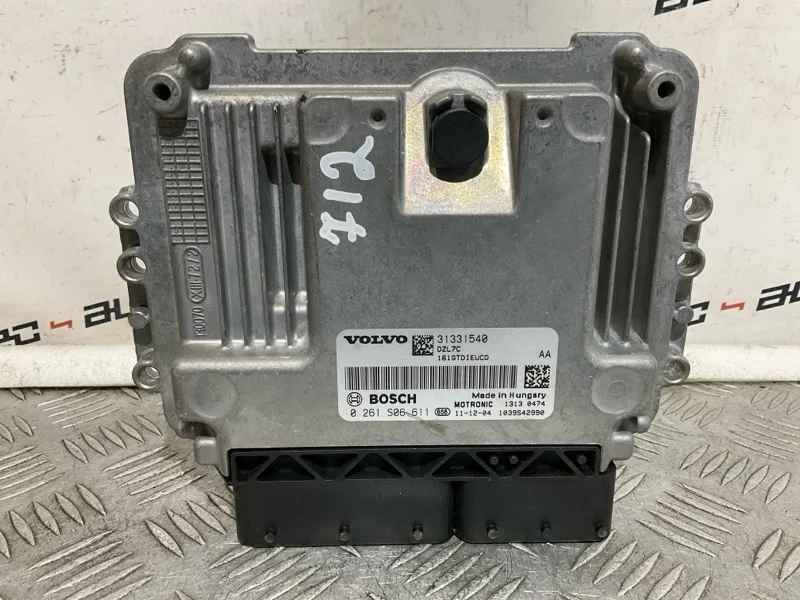 Блок управления двигателем Volvo S60 31331540 B4164T