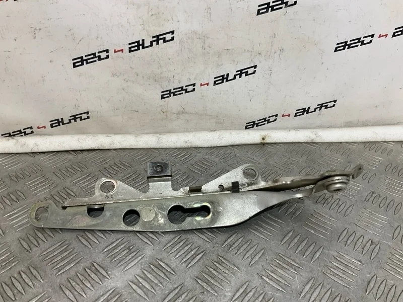 Петля капота Volvo XC70 2006 30745018 1 2.5, правая