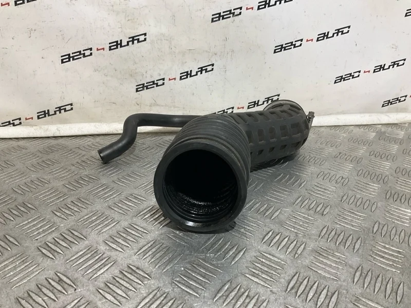 Патрубок воздушного фильтра Nissan X-Trail 16576JG70A TNT31 2.0