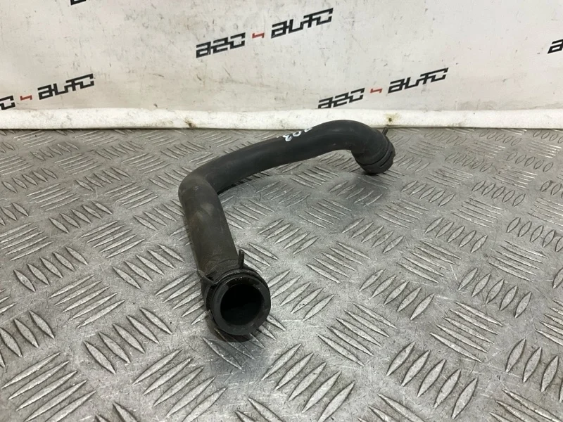 Патрубок вентиляции картерных газов Peugeot 3008 2011 1440Q6 1 EP6CDT