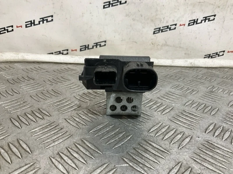 Блок управления вентилятором Citroen C4 2016 9673999980 B7 1.2