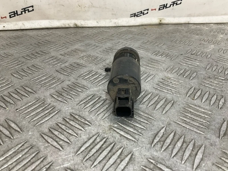 Насос омывателя фар Volvo V50 31349350