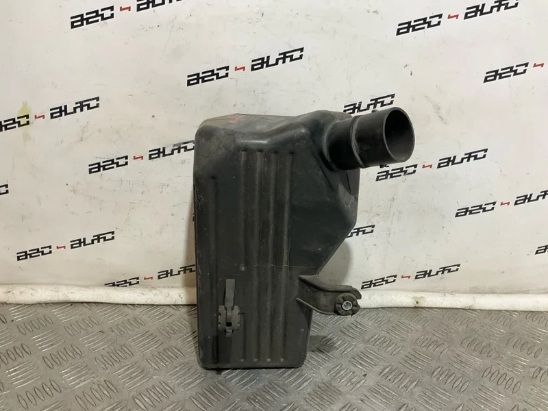 Резонатор воздушного фильтра Suzuki Grand Vitara 2009 1376178K00 JT 2.4