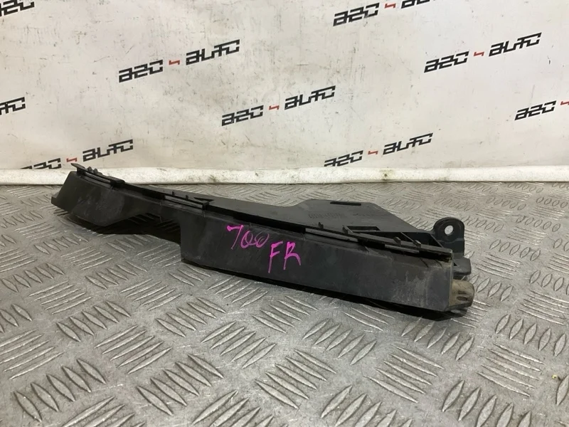 Крепление фары Volvo V70 2010 30796388 3, правое