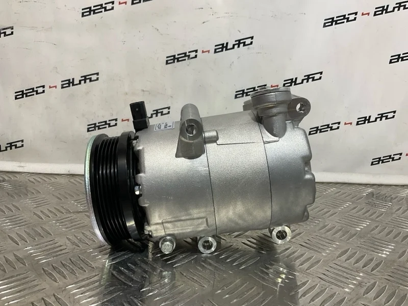 Компрессор кондиционера Ford Focus WXFD122 3 2.0