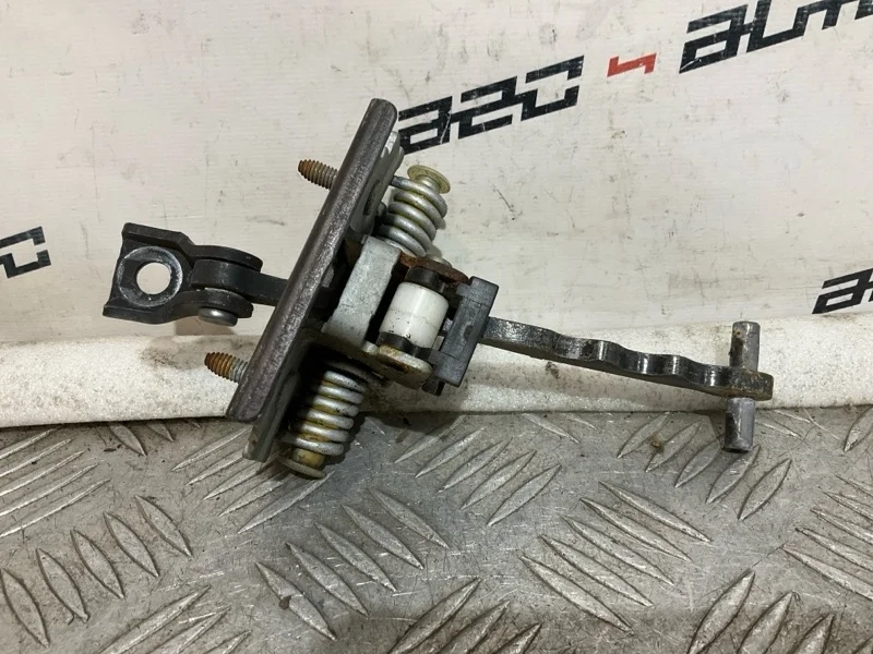 Ограничитель двери Citroen DS4 2012 9181R1 1, передний левый