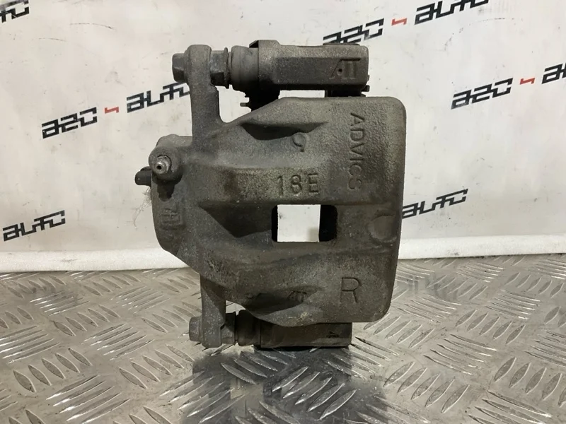 Суппорт тормозной Suzuki Grand Vitara 2009 5510165J04999 JT 2.4, передний правый