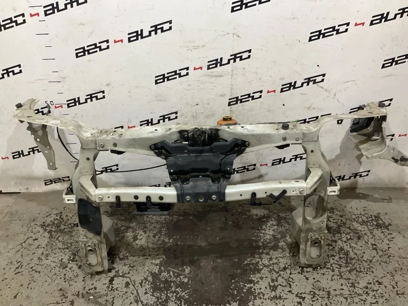 Передняя панель рамка радиатора Suzuki Grand Vitara 2014 5823065J00 2.4