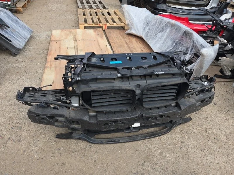 Передняя панель рамка радиатора BMW 5 2011 17117573264 F10 N52B25AF
