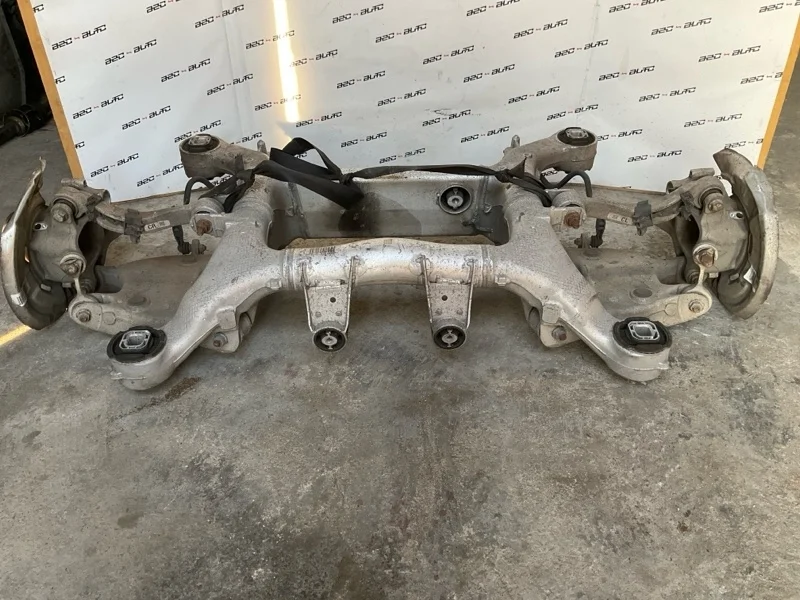 Подрамник BMW 5 2011 33316799103 F10 N52B25AF, задний