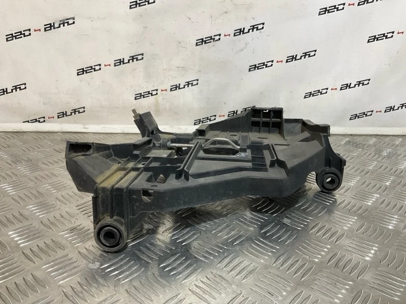 Крепление фары Porsche Cayenne 2006 95563104102 957, левое