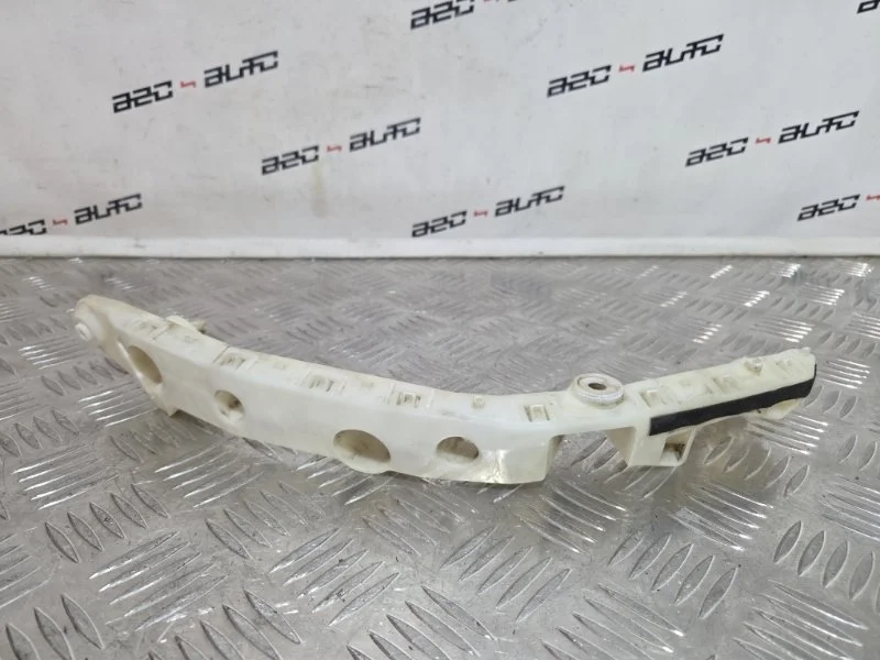 Крепление бампера Nissan Juke 2012 622221KA0A, переднее правое