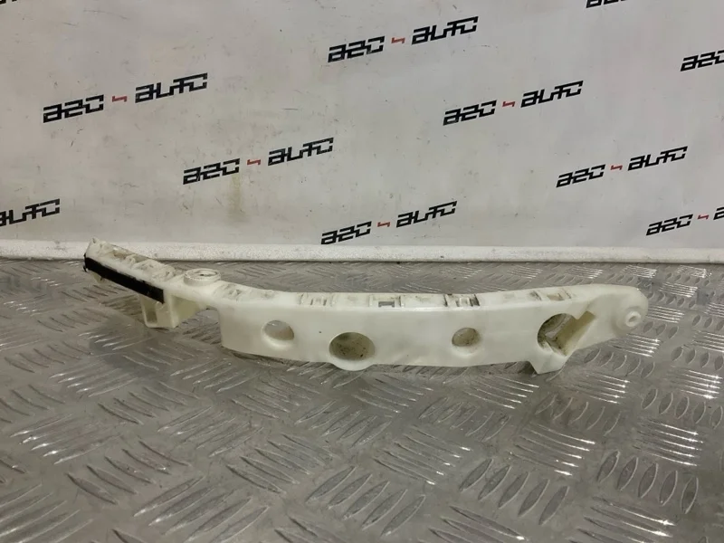 Крепление бампера Nissan Juke 2011 622231KA0A, переднее левое