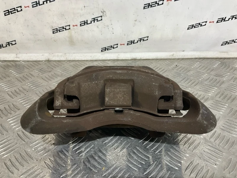 Суппорт тормозной Audi A6 Allroad 2008 4F0615124 C6 AUK, передний правый