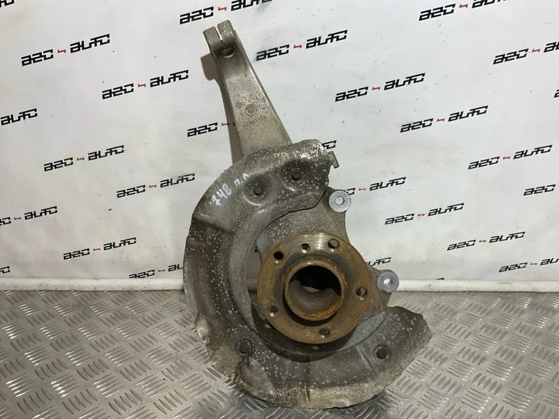 Кулак поворотный BMW 5 2011 31216775769 F10 N52B25AF, передний левый