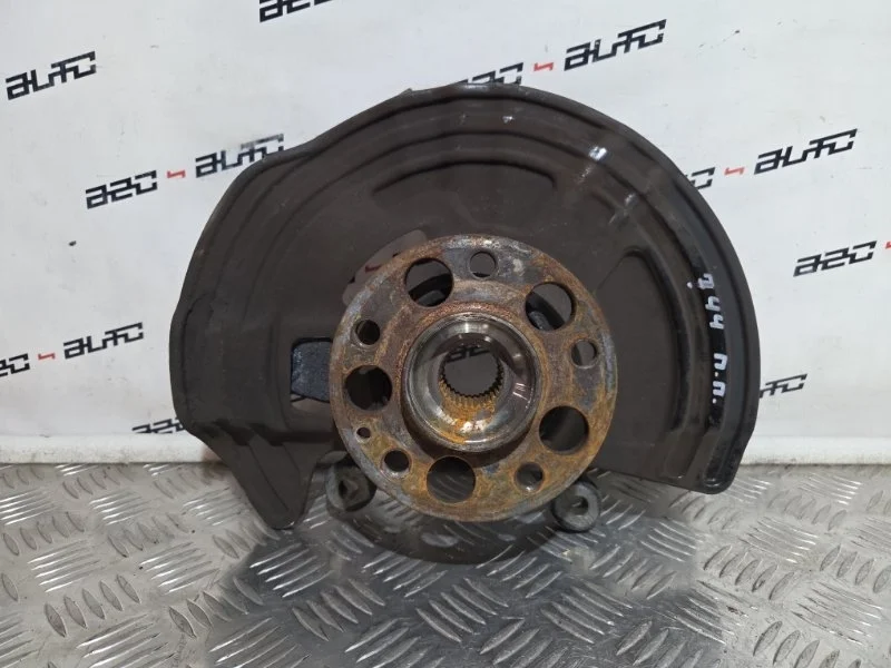 Кулак поворотный Mercedes B class 2013 A2463320100 W246 1.6, передний правый