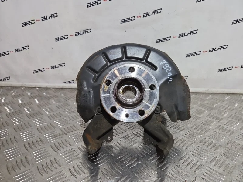 Кулак поворотный Volkswagen Polo 2012 6Q0407256AC 5 CBZ, передний правый