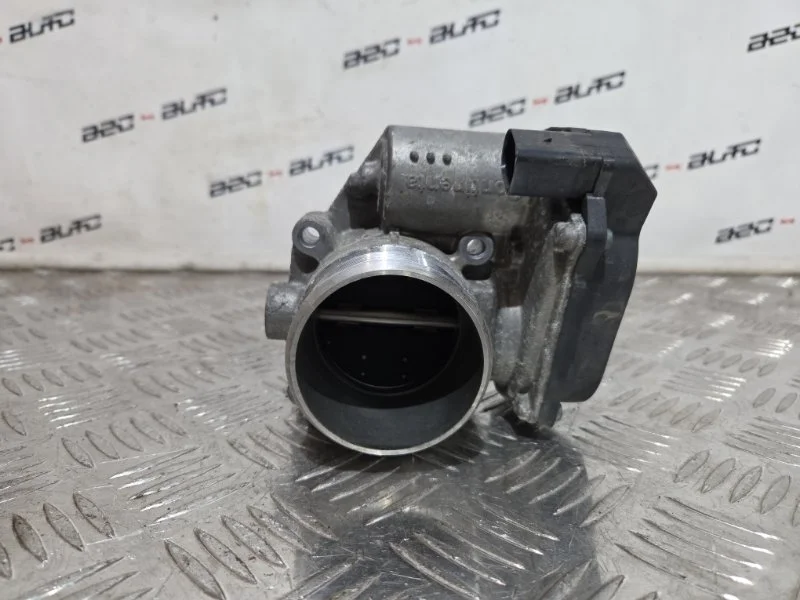 Дроссельная заслонка Audi A4 06F133062Q B8 CDN