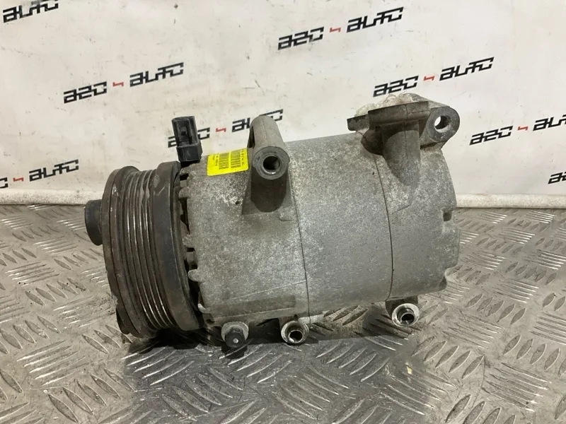 Компрессор кондиционера Volvo S40 2011 1329719 B4204S3