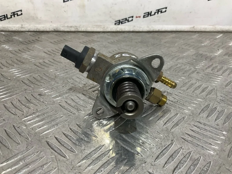 ТНВД Volkswagen Polo 2012 03C127026E 5 CBZ