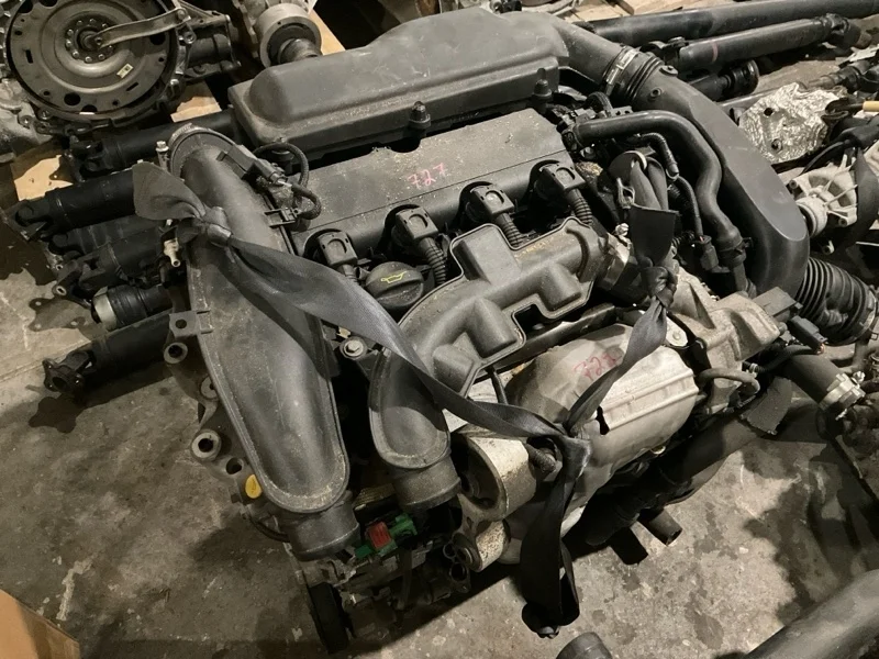 Двигатель Peugeot 3008 2015 0135RJ 1 EP6CDT