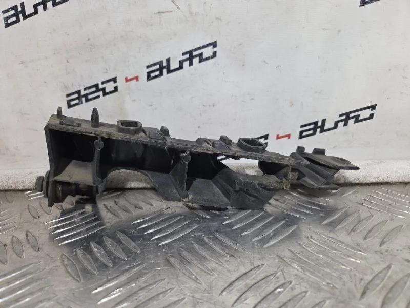 Крепление бампера Audi A6 2014 4G0807283 C7, переднее левое