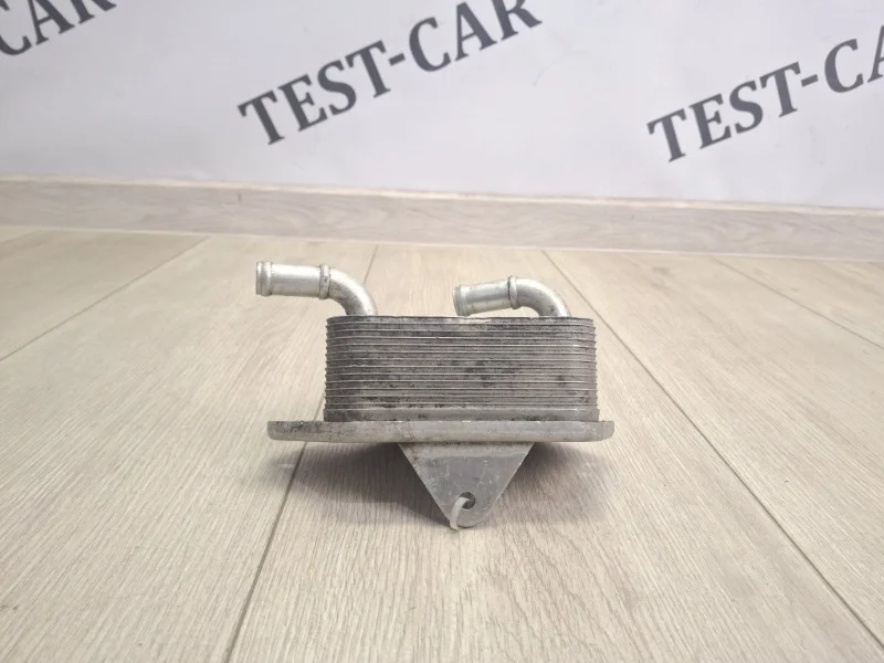 Радиатор масляный VW Touareg 2 2010-2018 7P