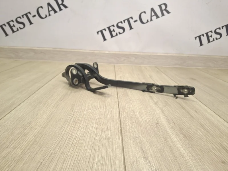 Петля крышки багажника VW Touareg 1 2007-2010 7L