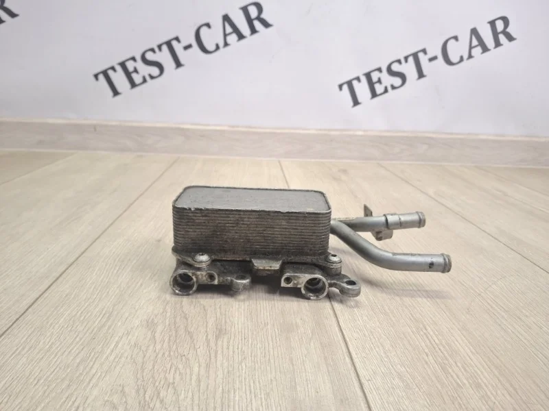 Радиатор масляный VW Touareg 2 2010-2018 7P