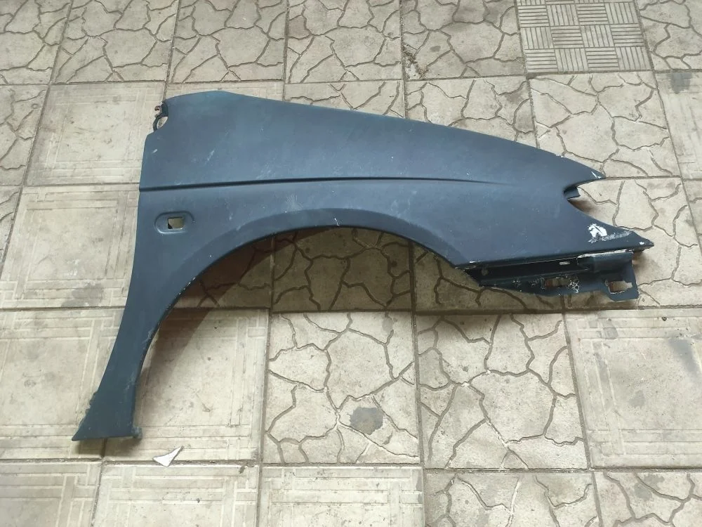 Крыло переднее правое Renault Scenic I (1996—1999)