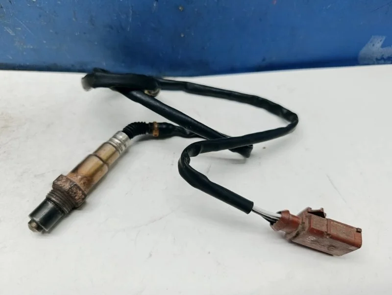 Датчик кислородный Volkswagen Passat B6 2005 - 2010 06F906262AB 2.0 BVY, правый