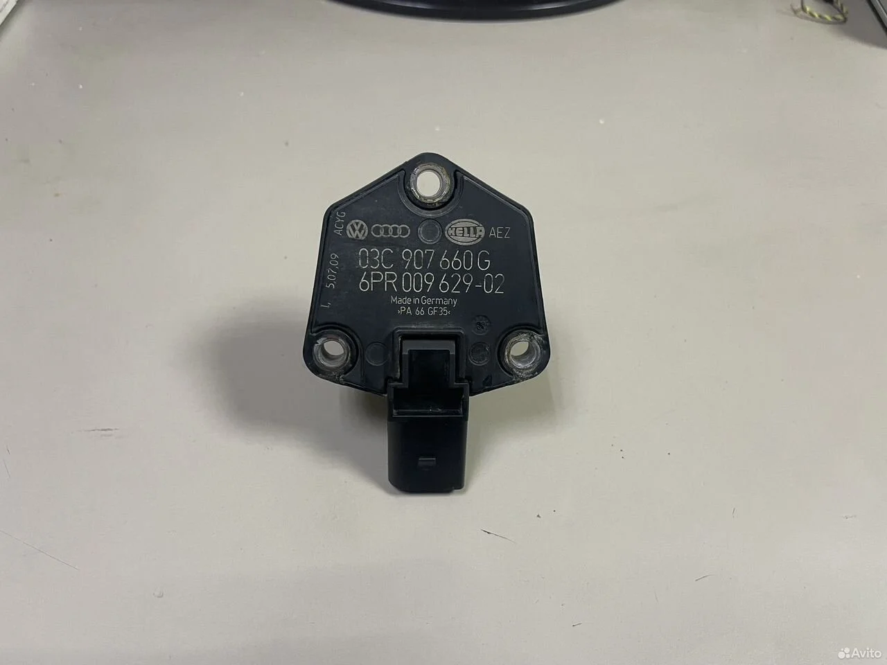 Датчик уровня масла 03c907660g audi a1 a3 a4 a5