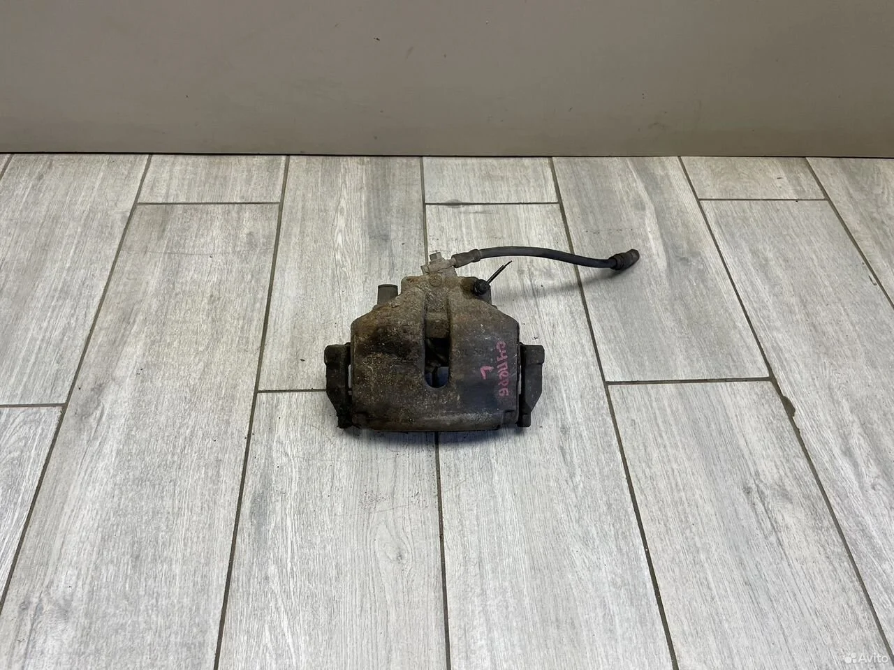 Суппорт передний левый skoda superb 2 3t