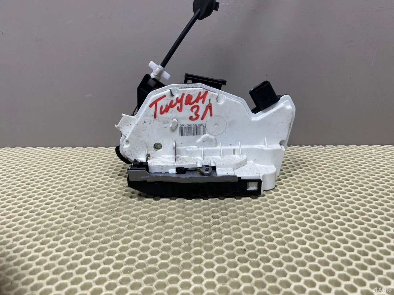 Замок двери задний левый vw tiguan 5n 1