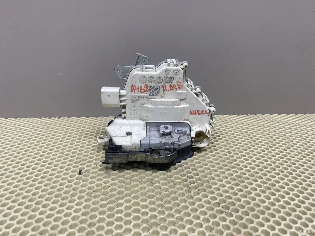 Замок передний левый audi a4 b8 a5 8t q5 8r