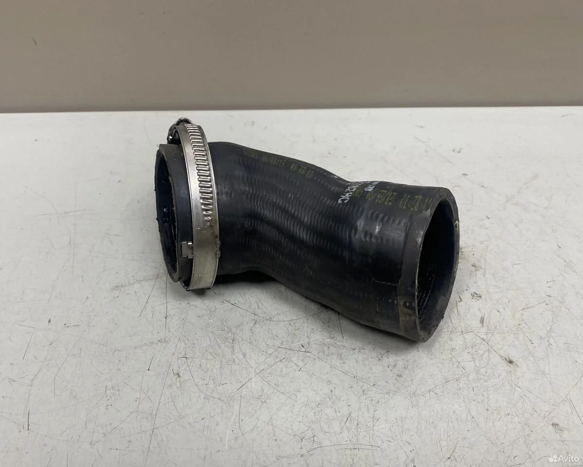 Патрубок интеркулера vw passat b7 1k0145838ah