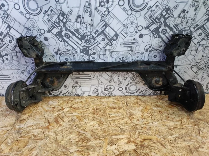 Задняя балка Nissan Juke 2012 555011KK0A F15