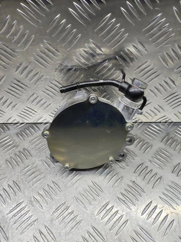 Вакуумный насос Toyota Hilux AN120 2015-2020 293000E010 GUN126 GUN 126 1GDFTV