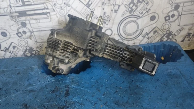 Раздатка Toyota Noah 2013 3610012061 ZRR7 3ZRFAE