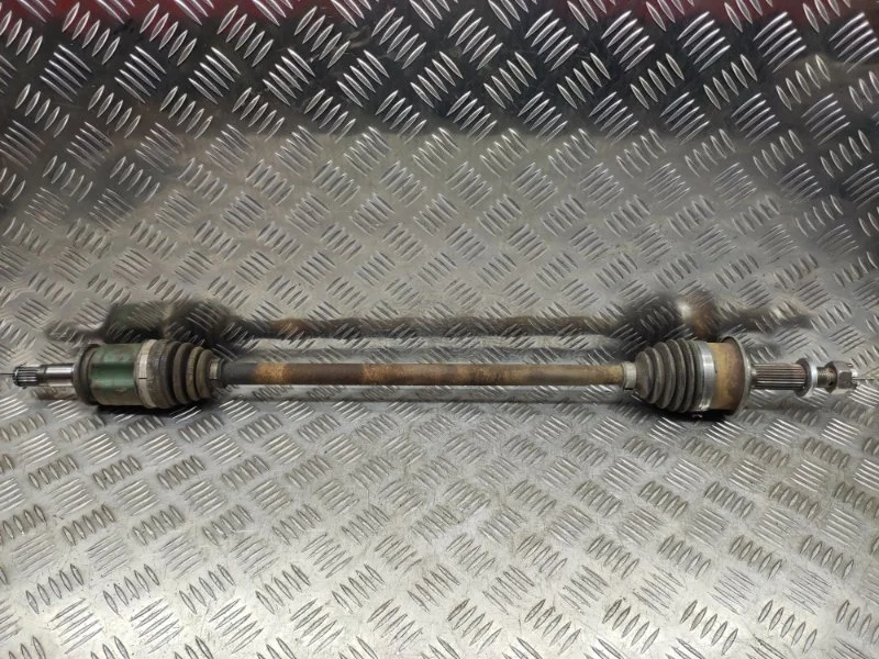 Привод Mitsubishi Outlander XL 3715A008 CW5W 4B12