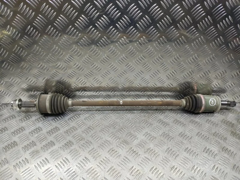 Привод Mitsubishi Outlander XL 3715А008 CW5W 4B12