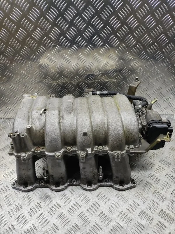 Коллектор впускной Lexus GX470 2009 2203050170 2UZFE