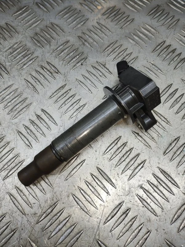 Катушка зажигания Toyota Corolla 90919Т2002 E120 3ZZ-FE 4ZZ-FE