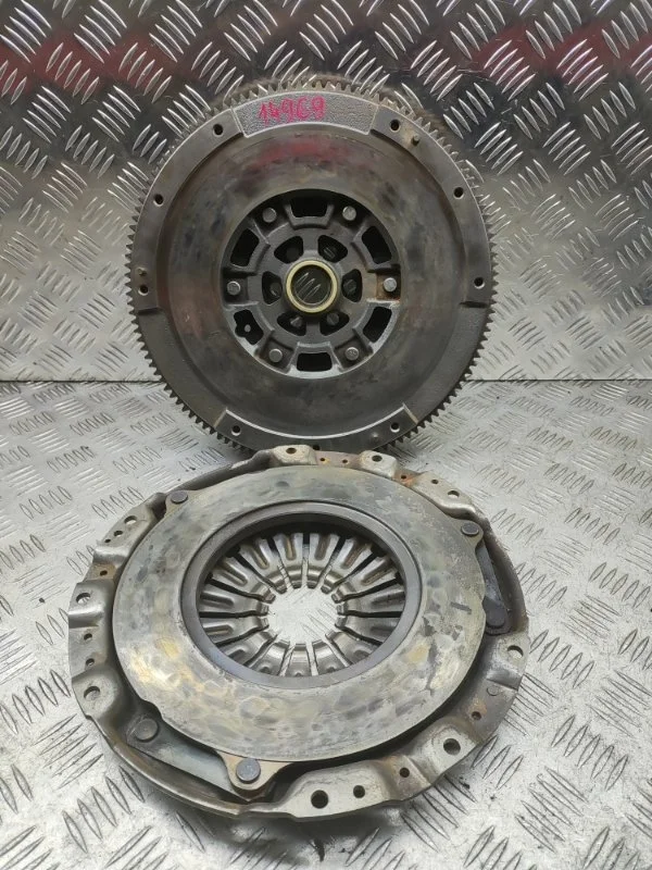 Маховик Nissan X-Trail 12310JA00A T31 QR25DE