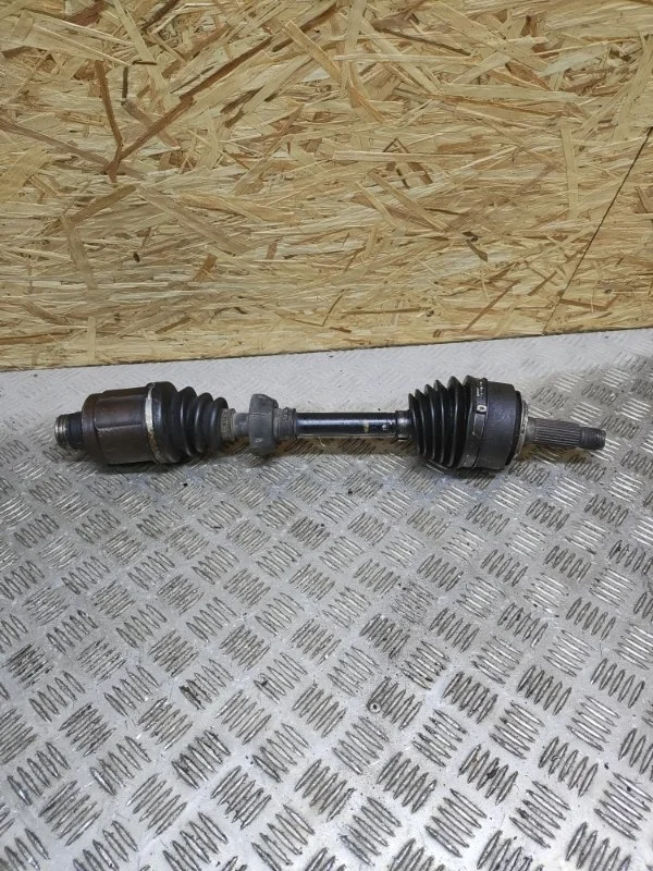 Привод правый Honda Accord 7 44305SEAE50 CL 2.4