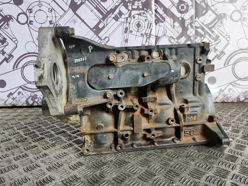 Блок двигателя Mitsubishi L200 Pajero Sport 1000C753 4D56U