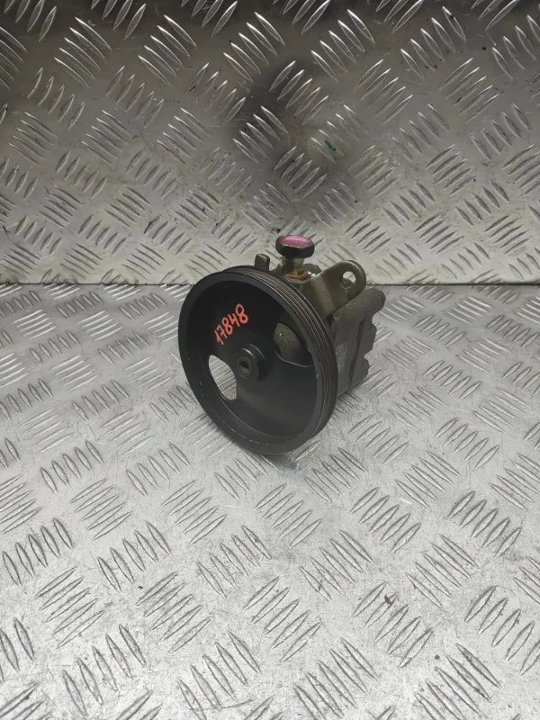 Насос ГУРа Nissan Almera Primera 49110AV700 B10 N16 P12 QG16DE