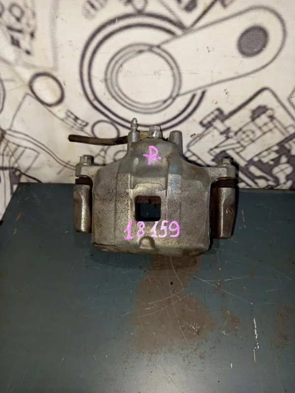 Суппорт Mitsubishi Lancer 2015 4605A476 10, передний правый