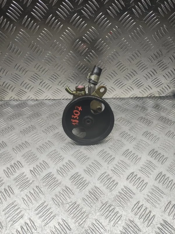 Насос ГУРа Nissan Almera Primera 49110AV700 B10 N16 P12 QG16DE